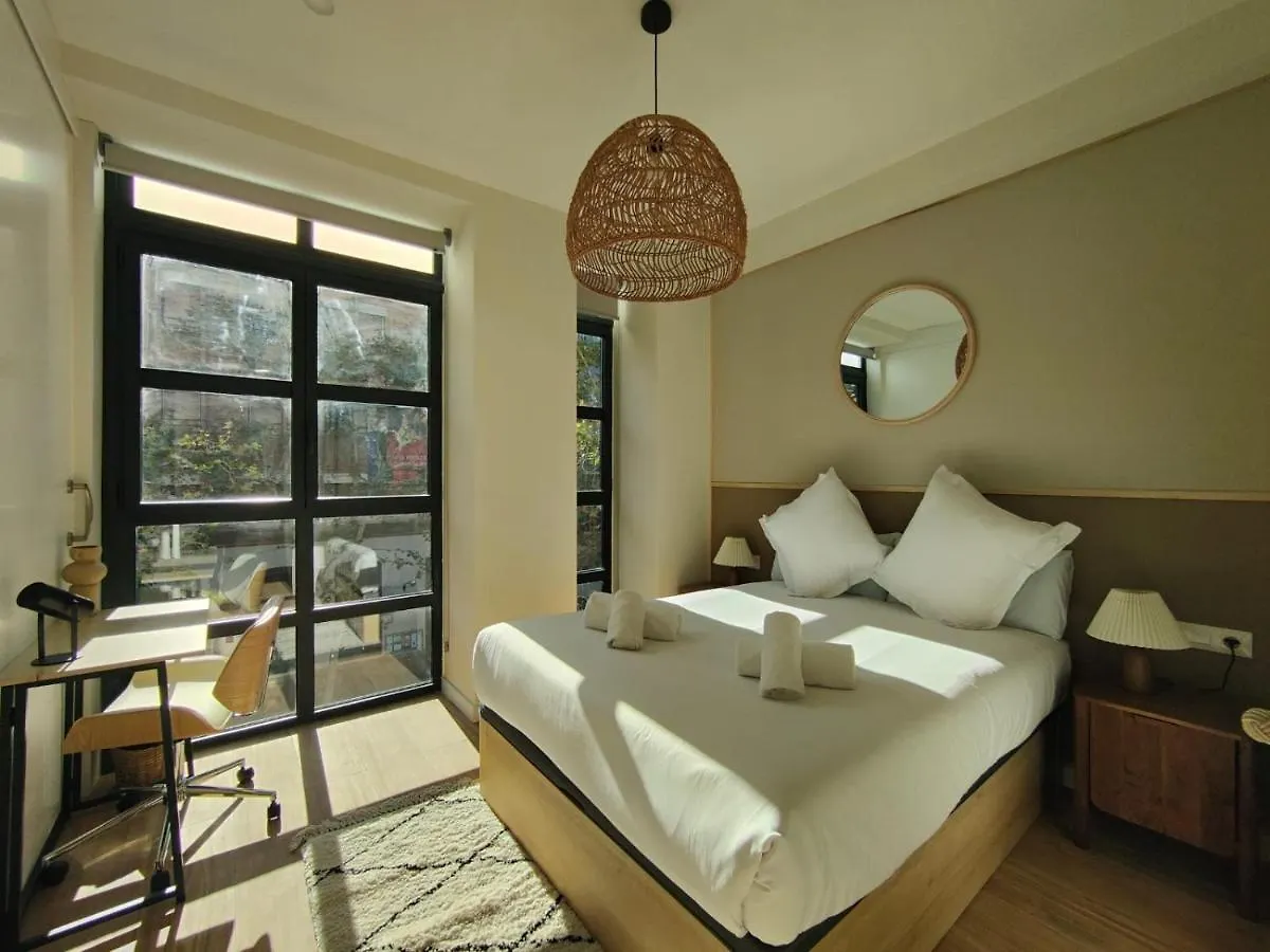 Mr Luxury Born 1Br Apartment With Balcony Barcelona