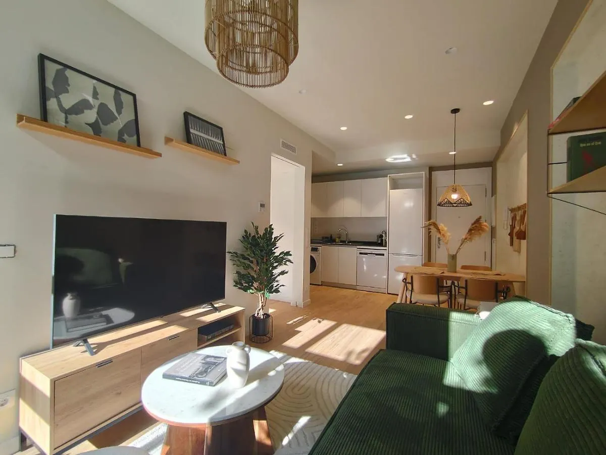 Mr Luxury Born 1Br Apartment With Balcony Barcelona