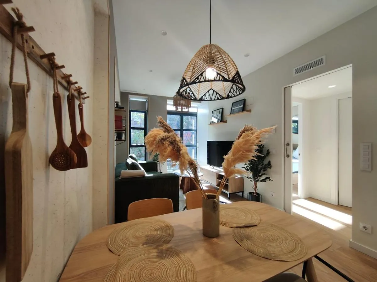 Mr Luxury Born 1Br Apartment With Balcony Barcelona