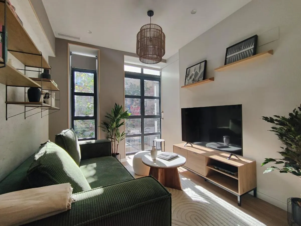 Mr Luxury Born 1Br Apartment With Balcony Barcelona