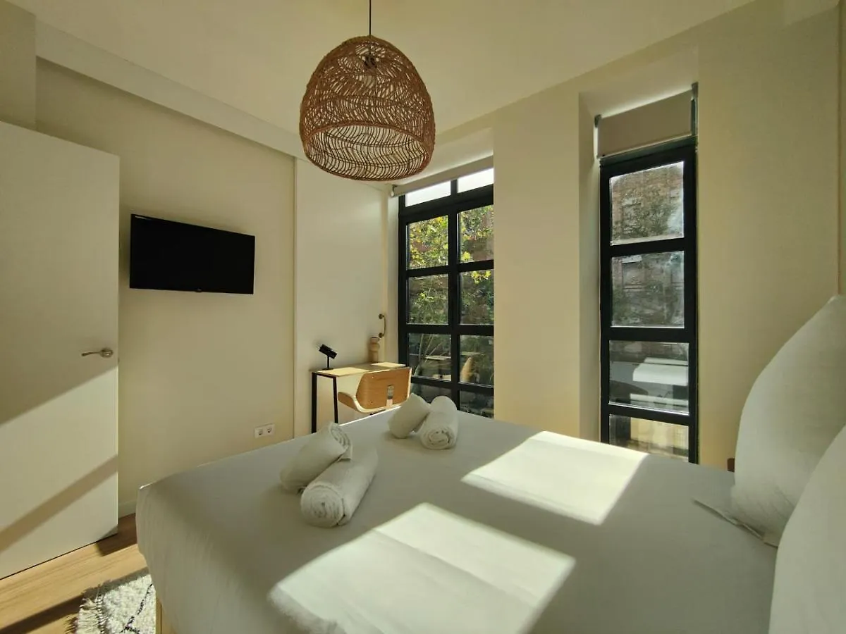 Mr Luxury Born 1Br Apartment With Balcony Barcelona