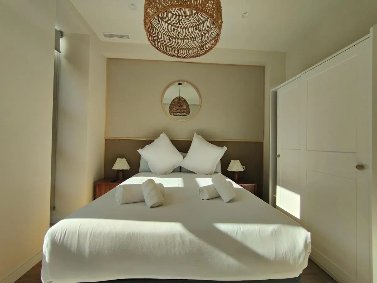 Mr Luxury Born 1Br Apartment With Balcony Barcelona